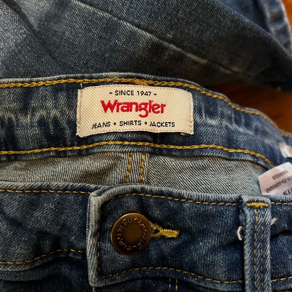 Women’s Wrangler high rise bold bootcut jeans size 25”waist 34” inseam - Picture 3 of 4